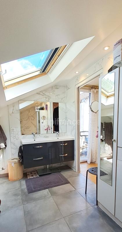 Maison - 104 m² - 4 pièces