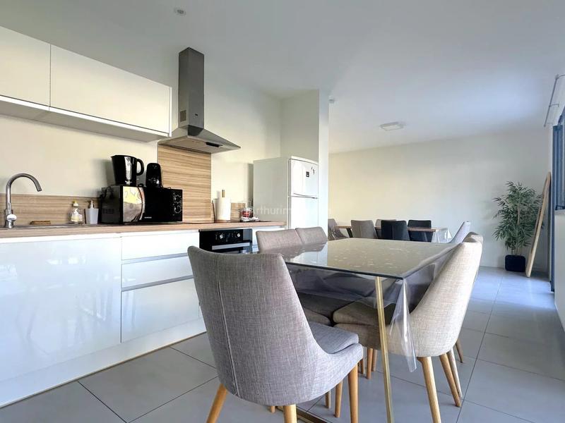 Maison - 95 m² - 4 pièces