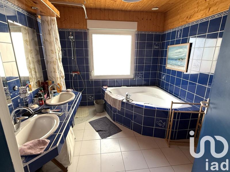 Maison - 237 m² - 8 pièces