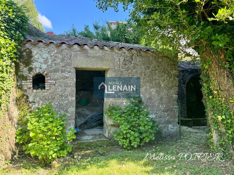 Maison - 241 m² - 9 pièces