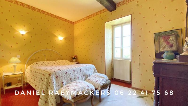 Maison - 300 m² - 11 pièces