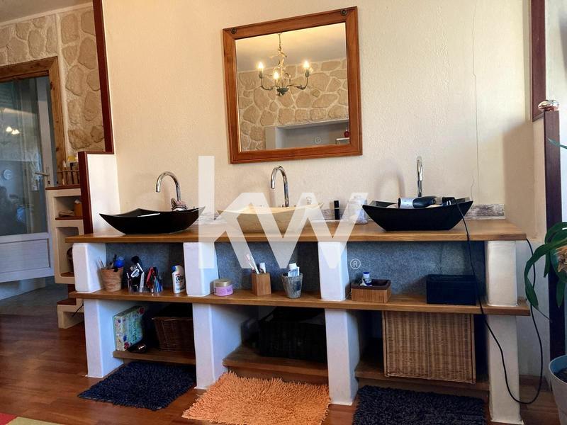 Maison - 260 m² - 6 pièces