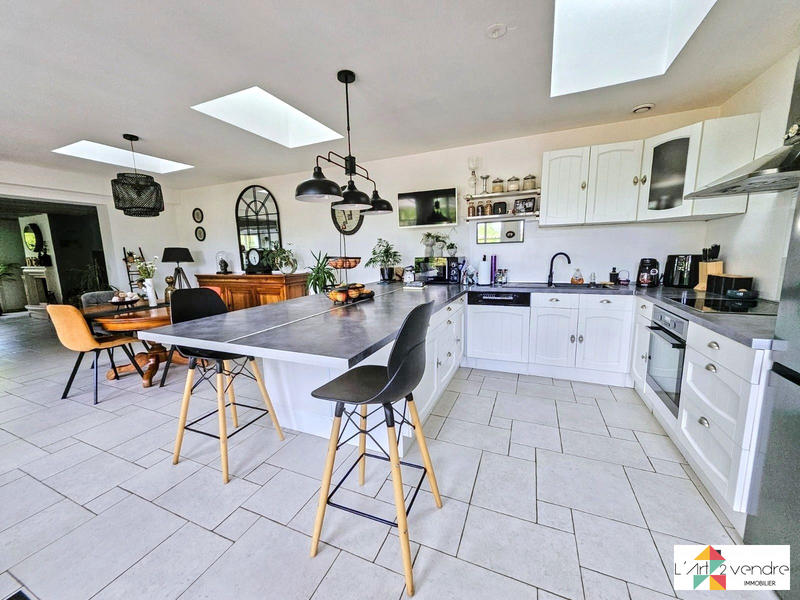 Maison - 182 m² - 6 pièces