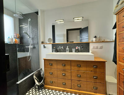 Maison - 210 m² - 8 pièces