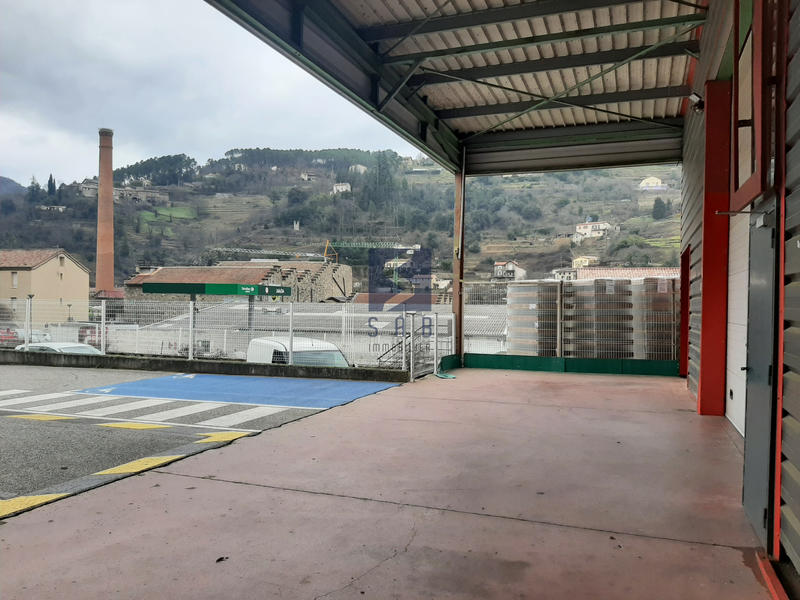 Local commercial - 319 m²
