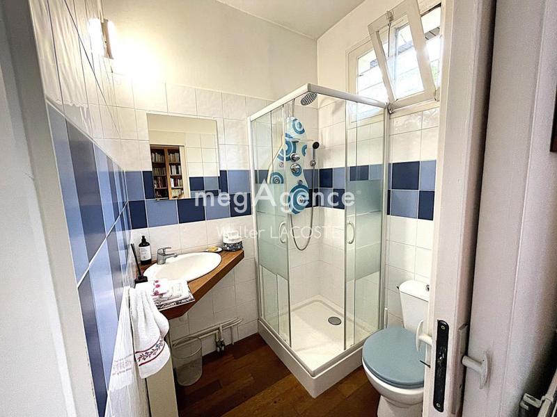 Maison traditionnelle - 260 m² - 10 pièces