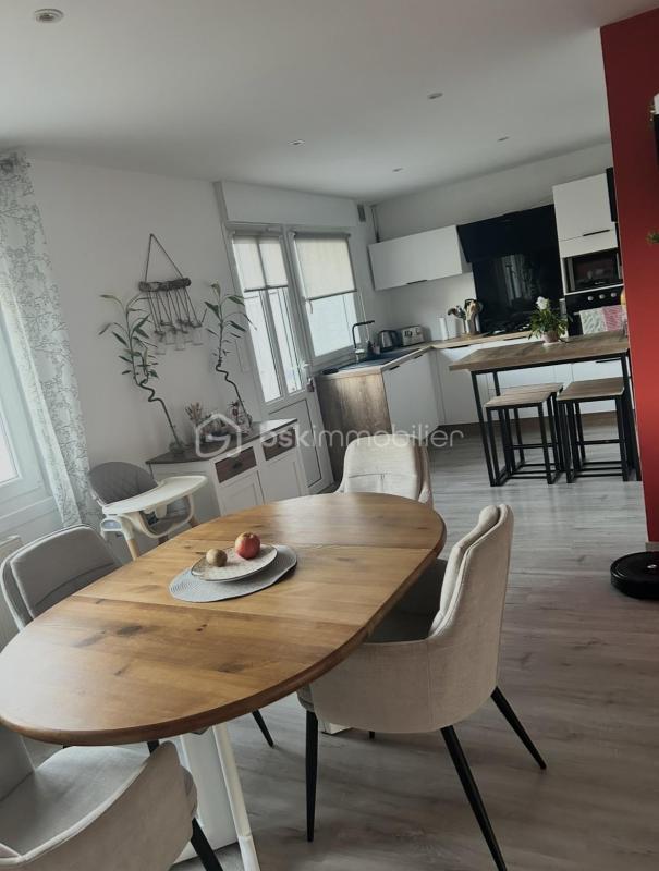 Maison - 90 m² - 5 pièces