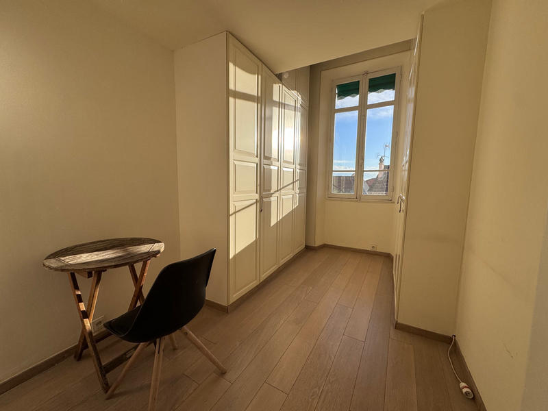 Appartement - 125 m² - 5 pièces