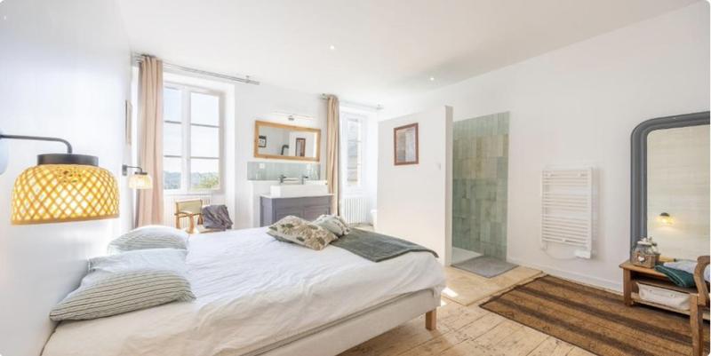 Maison - 230 m² - 6 pièces