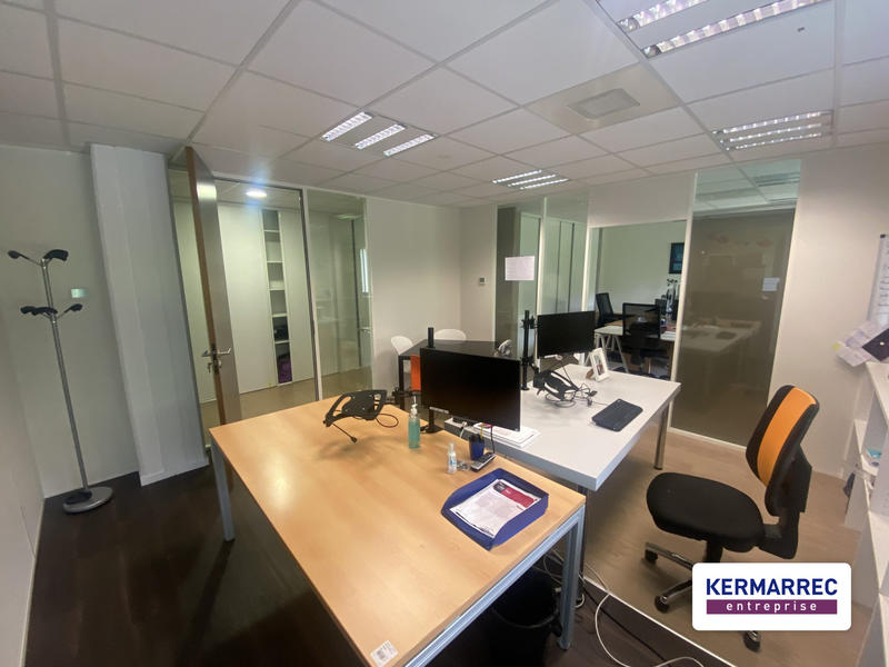 Bureau - 451 m²