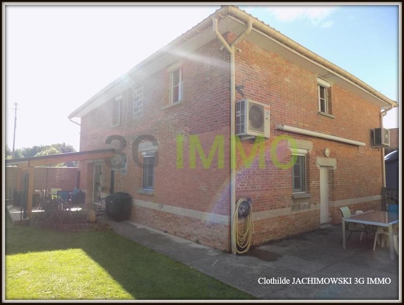 Maison - 212 m² - 10 pièces