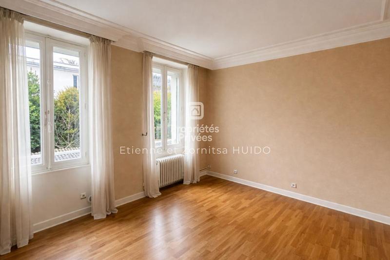 Appartement - 93 m² - 4 pièces