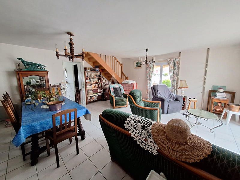 Maison - 90 m² - 5 pièces