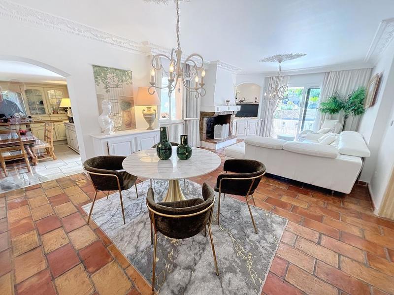 Maison - 226 m² - 4 pièces