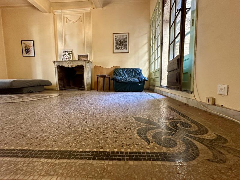 Maison - 260 m² - 9 pièces