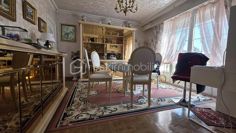 Maison - 262 m² - 8 pièces