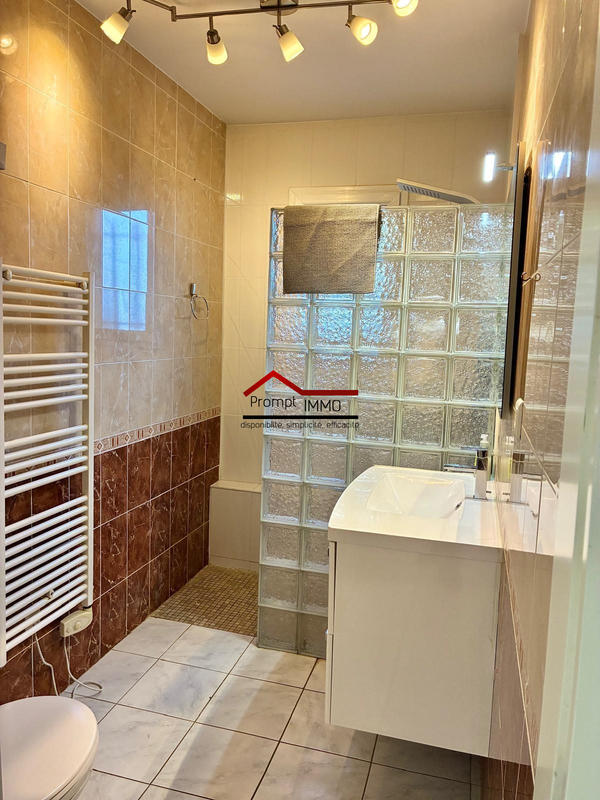 Villa - 200 m² - 7 pièces