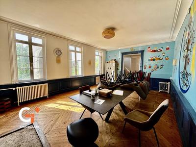 Maison - 349 m² - 10 pièces