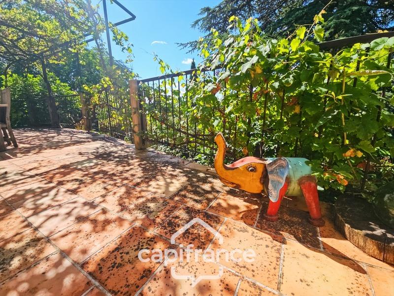 Propriété - 474 m² - 14 pièces