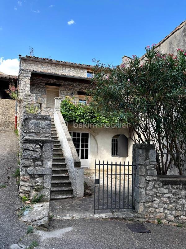 Maison en pierre - 97 m² - 3 pièces