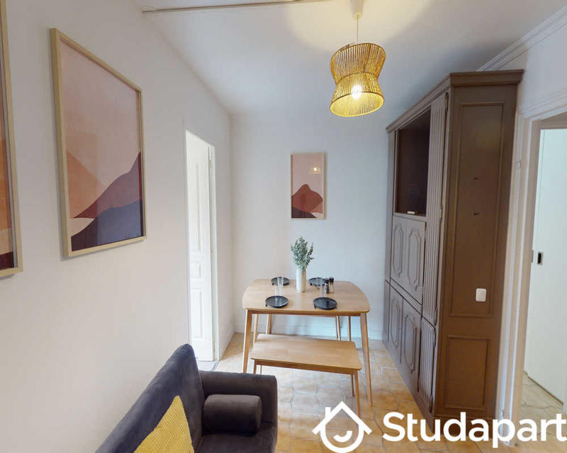 Chambre - 80 m² - 1 pièce