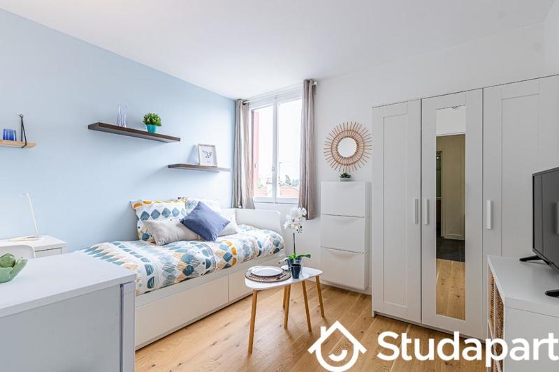 Chambre - 11 m² - 1 pièce