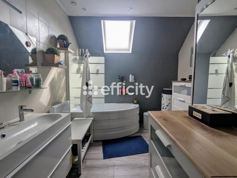 Maison - 335 m² - 10 pièces