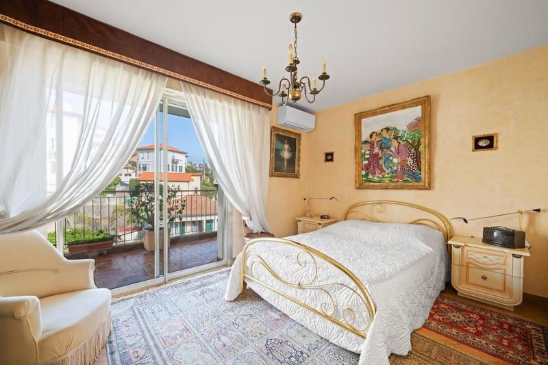 Appartement - 135 m² - 6 pièces