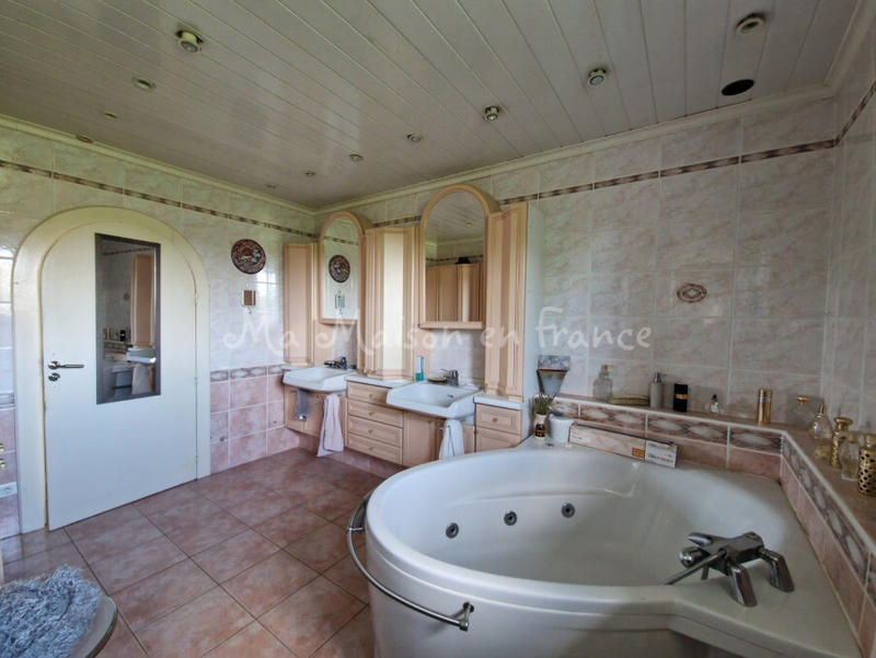 Maison - 627 m² - 21 pièces