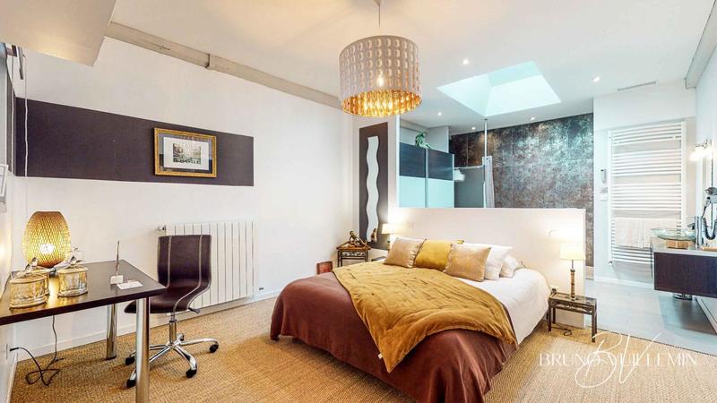 Demeure - 500 m² - 15 pièces