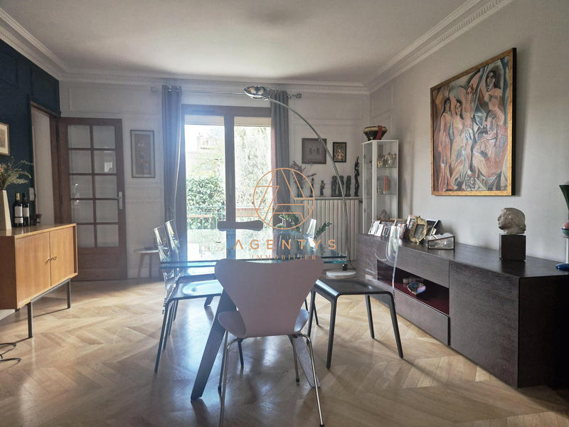 Maison - 182 m² - 7 pièces