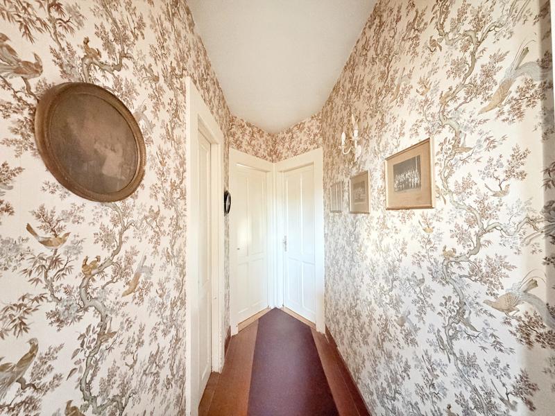 Maison - 236 m² - 8 pièces