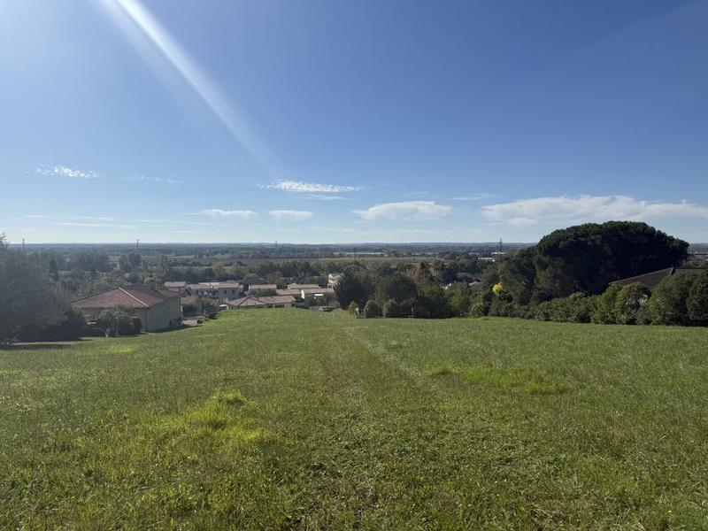 Terrain constructible - 808 m²