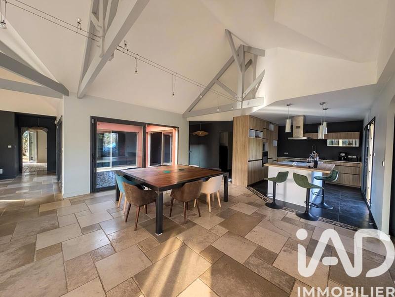 Maison - 170 m² - 5 pièces