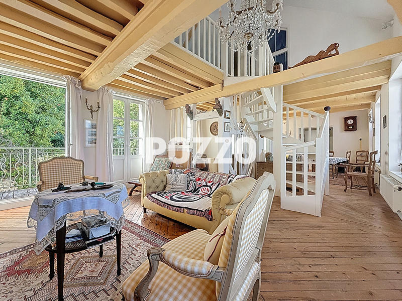 Maison - 163 m² - 6 pièces