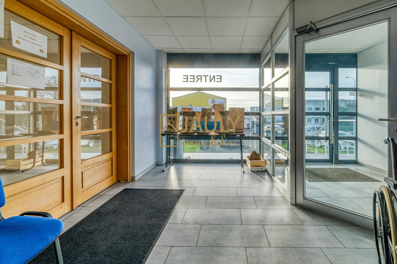 Local commercial - 6 825 m²