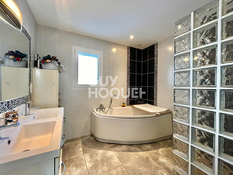 Maison - 130 m² - 6 pièces