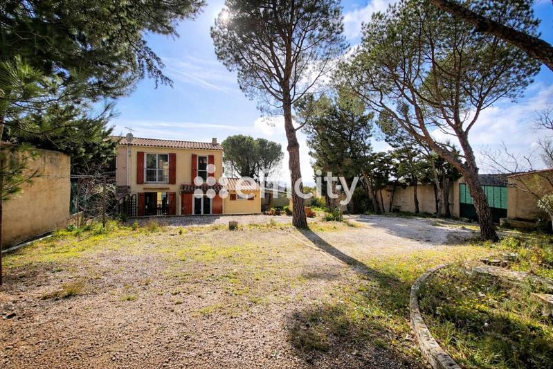 Maison - 74 m² - 5 pièces