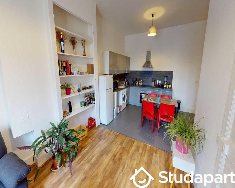 Chambre - 80 m² - 1 pièce