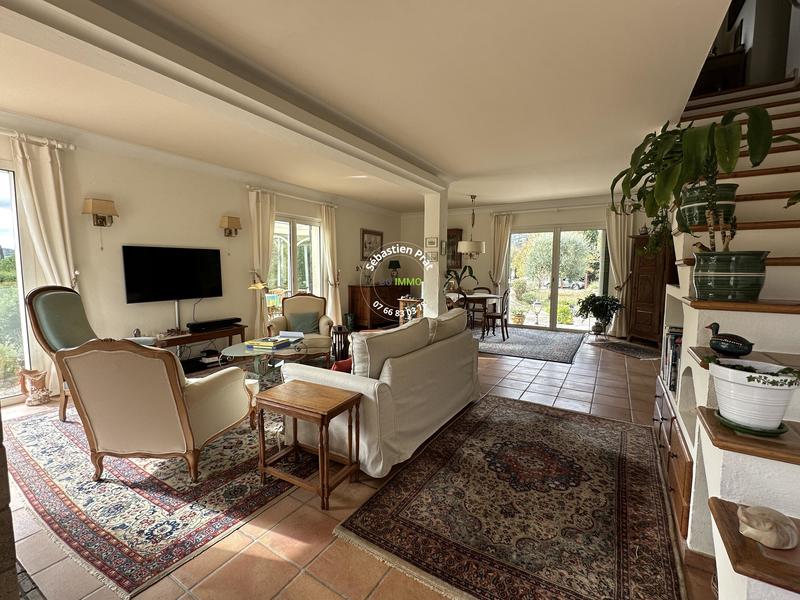 Villa - 208 m² - 7 pièces