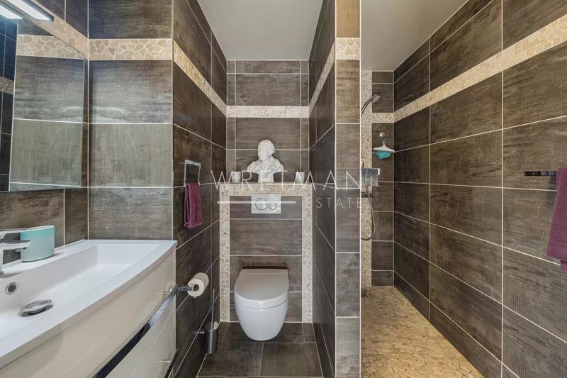 Maison - 200 m² - 6 pièces