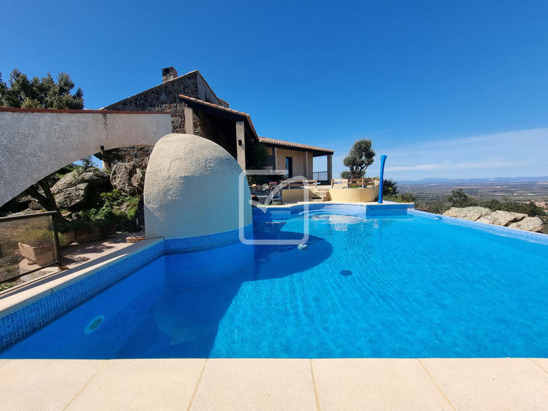 Propriété - 130 m² - 4 pièces