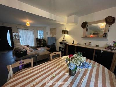 Maison - 96 m² - 5 pièces