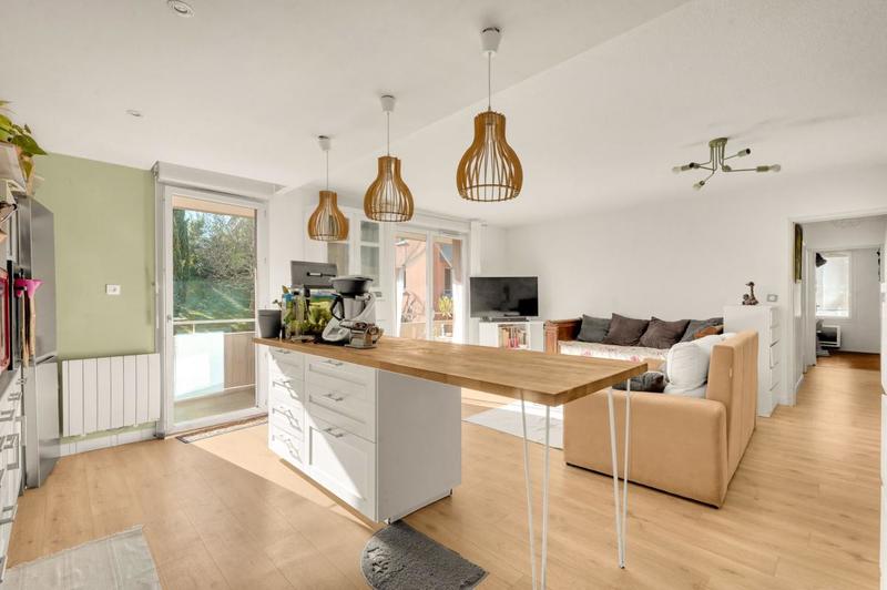 Appartement - 90 m² - 4 pièces