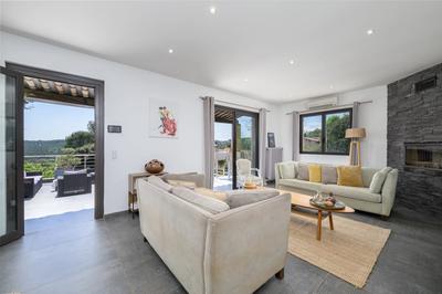 Maison - 166 m² - 5 pièces