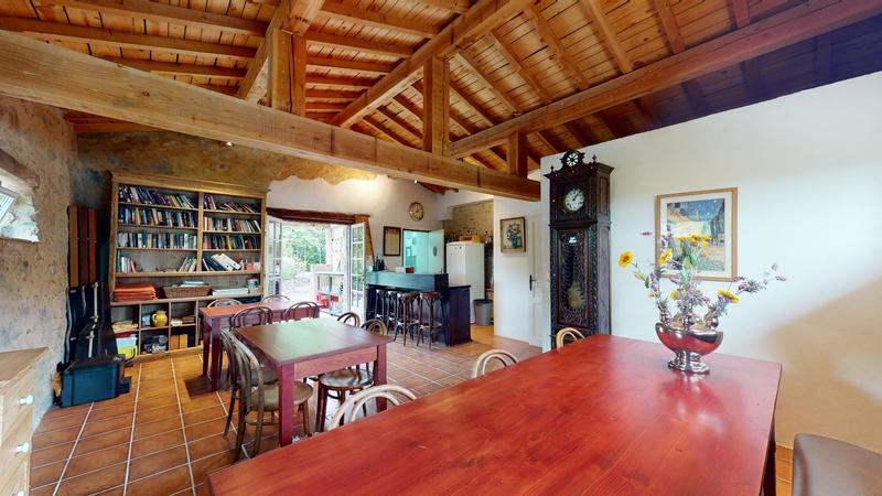 Propriété - 450 m² - 18 pièces