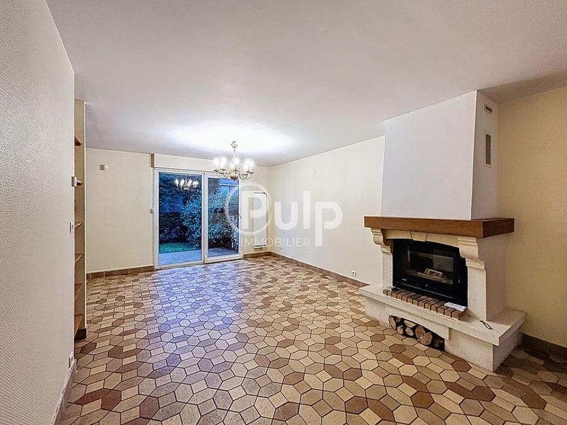 Maison - 99 m² - 6 pièces