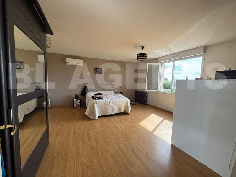 Corps de ferme - 247 m² - 12 pièces