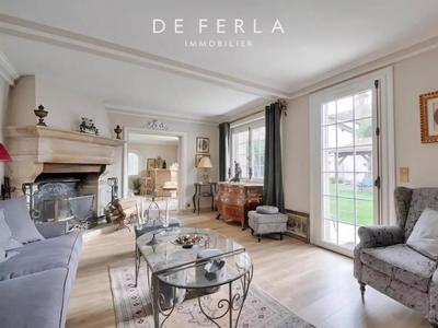 Demeure - 200 m² - 7 pièces