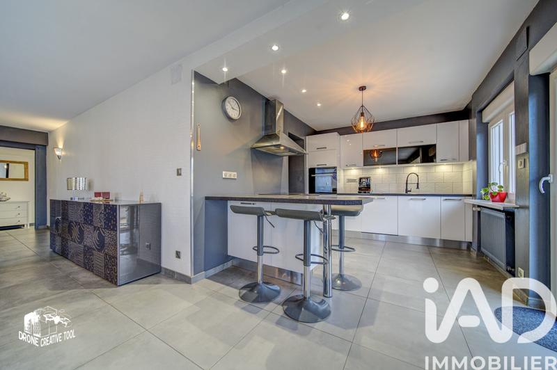 Maison - 230 m² - 7 pièces